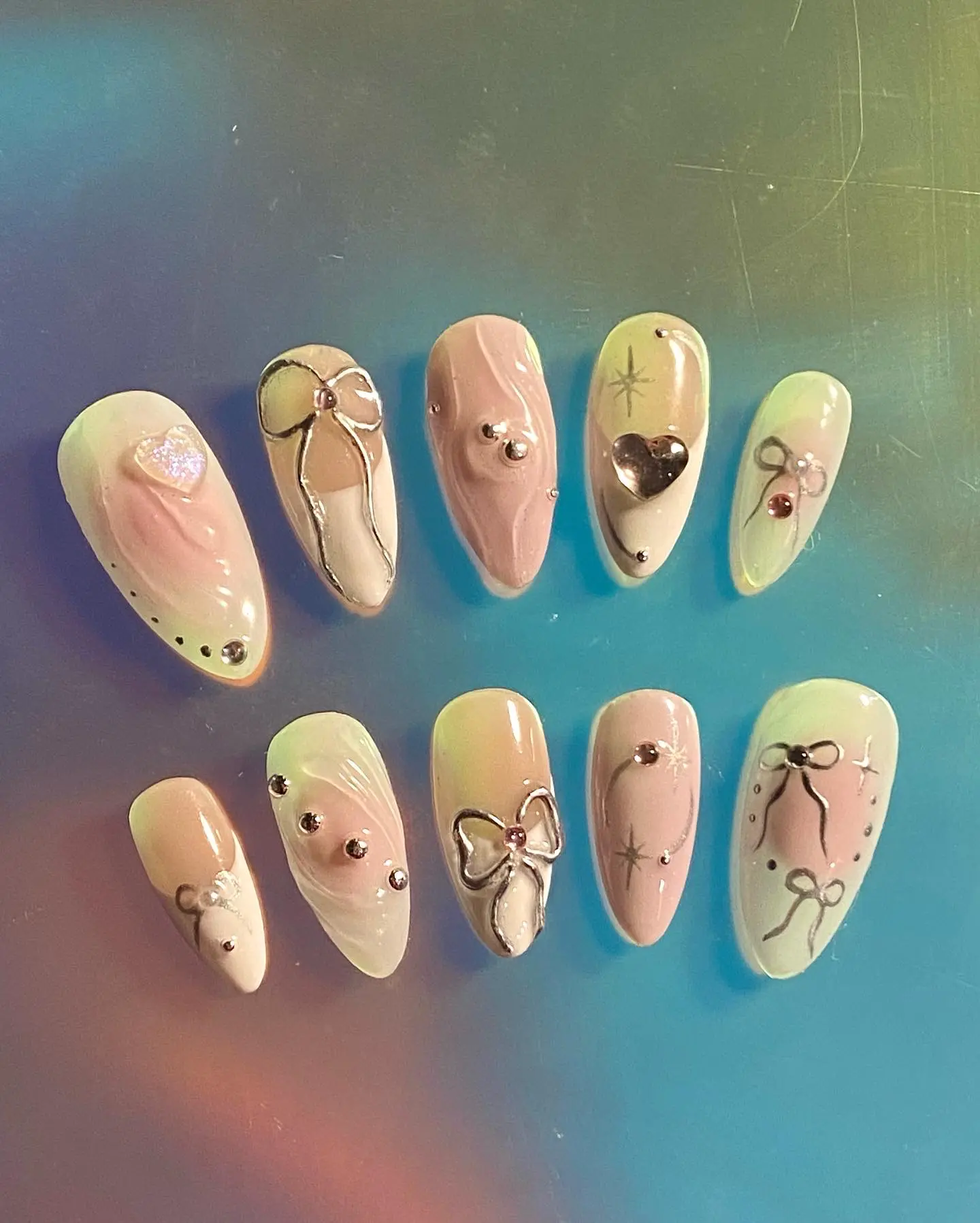 do nail art.